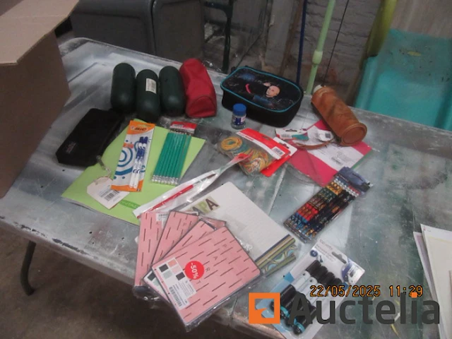 Diversen schoolmateriaal - afbeelding 4 van  4