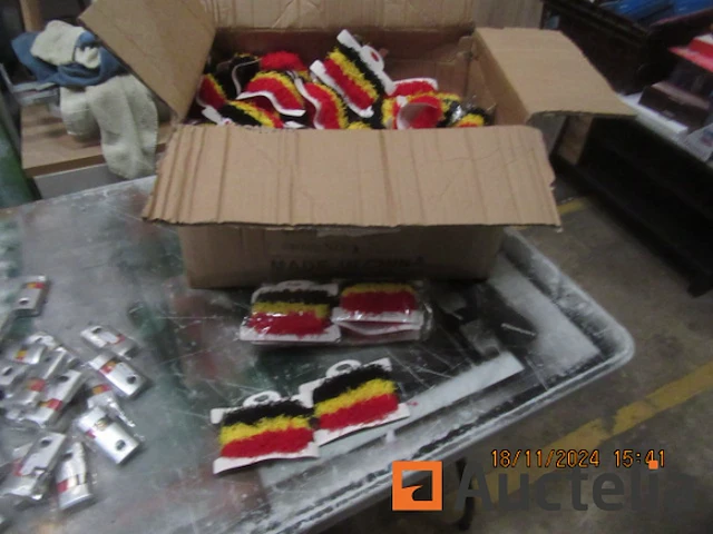 Diversen/lot van worms gadjets belgië +-300 assorti stuks - afbeelding 1 van  11