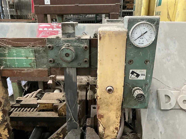Doall cj-260a2 metalen horizontale bandzaagmachine - afbeelding 7 van  11