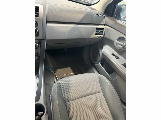 Dodge - 2009 - avenger - personenauto - afbeelding 17 van  19