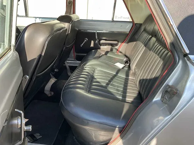 Dodge 3700 gt - afbeelding 8 van  21