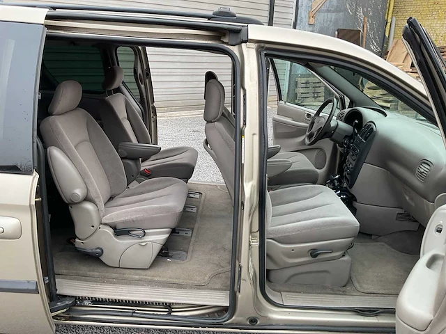 Dodge grand caravan automatic 3.8 benzine/lpg 7zitplaatsen - afbeelding 8 van  18