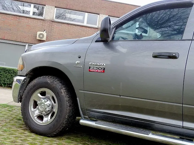 Dodge ram 2500 'heavy duty' cummings 6.7l turbo diesel - afbeelding 2 van  46