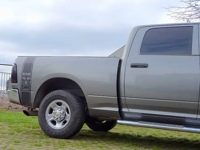 Dodge ram 2500 'heavy duty' cummings 6.7l turbo diesel - afbeelding 7 van  46