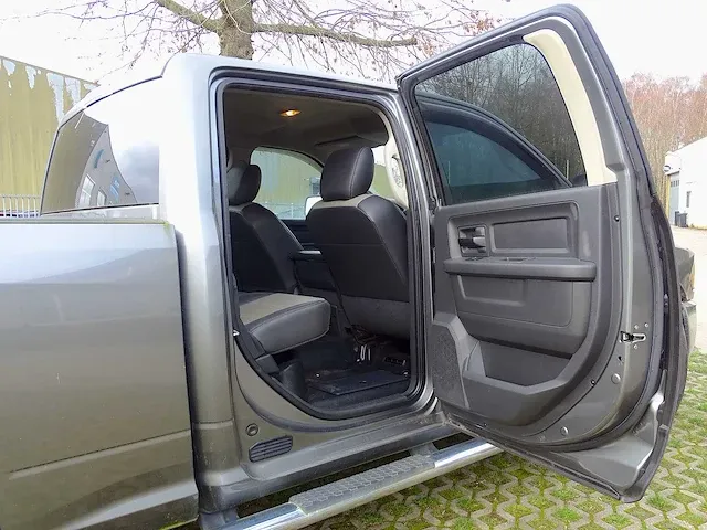 Dodge ram 2500 'heavy duty' cummings 6.7l turbo diesel - afbeelding 15 van  46