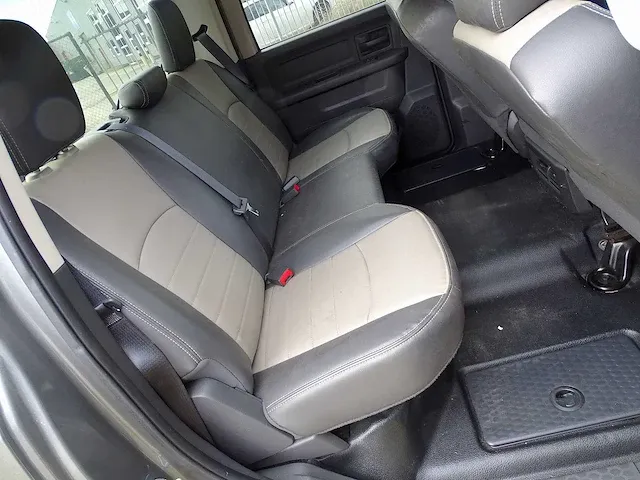 Dodge ram 2500 'heavy duty' cummings 6.7l turbo diesel - afbeelding 16 van  46