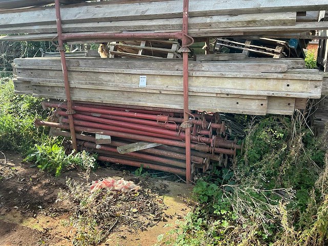 Doka balken en schroefstempel in 2 stapelblokken - afbeelding 1 van  6