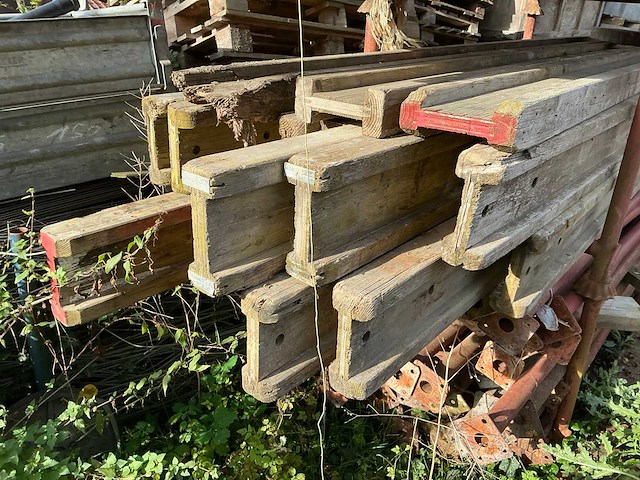 Doka balken en schroefstempel in 2 stapelblokken - afbeelding 5 van  6