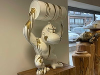 Donkey kong with barrel h100 white trash gold - afbeelding 1 van  1