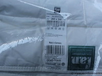 Donsdeken afm 260x240 plus 2 kussens - afbeelding 2 van  2