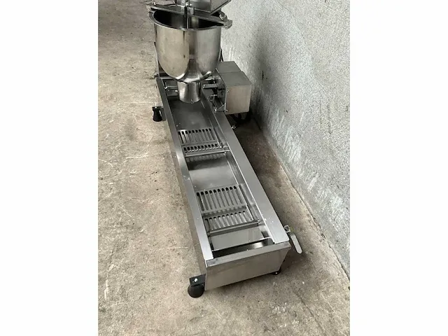 Donutmachine frituurpan met draaisysteem - afbeelding 5 van  11