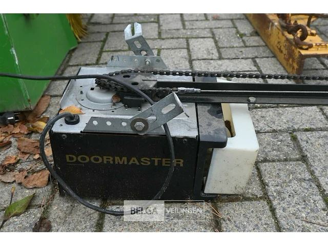Doormaster garagepoortopener - afbeelding 2 van  4