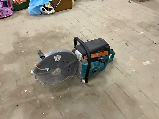 Doorslijpmachine makita - afbeelding 1 van  3