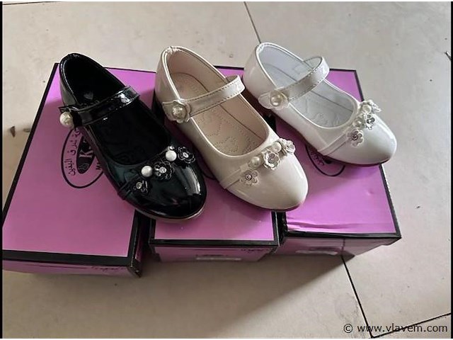 Doos 18 paar maat 31 tot 36 - afbeelding 1 van  2