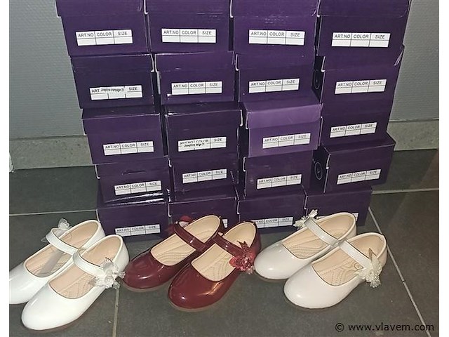 Doos 24 paar maat 28 tot 33 - afbeelding 3 van  4