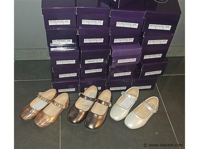 Doos 24 paar maat 28 tot 33 - afbeelding 4 van  4