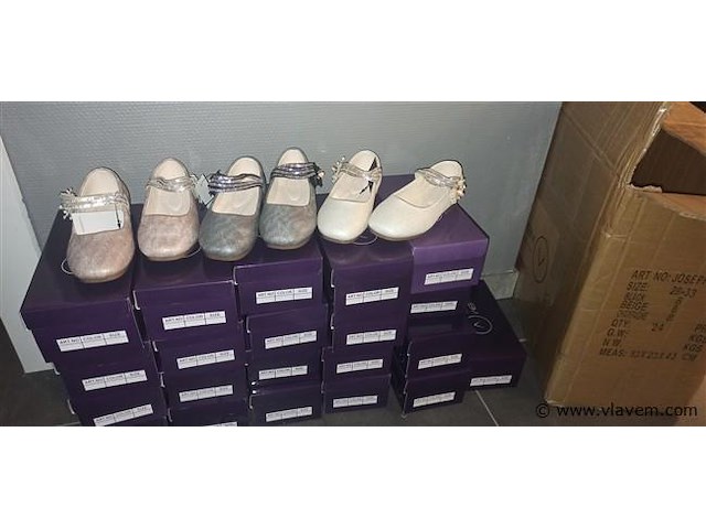 Doos 24 paar maat 28 tot 33 - afbeelding 2 van  3