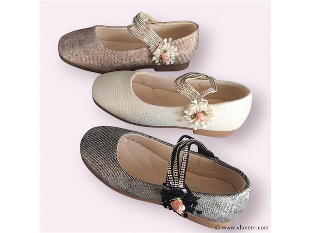 Doos 24 paar maat 28 tot 33 - afbeelding 1 van  3