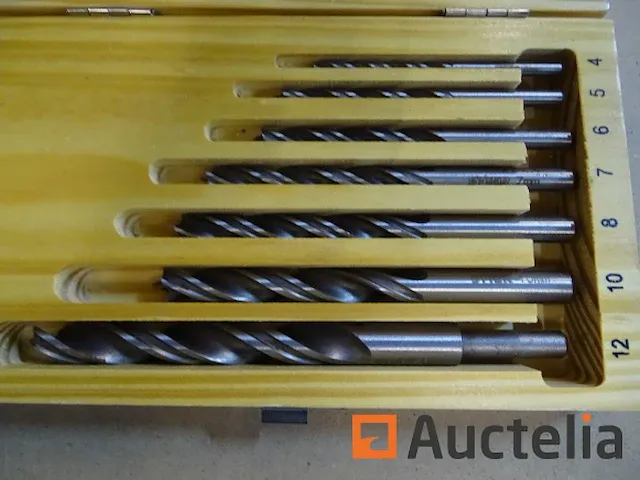 Doos 7 boren hout stier - afbeelding 1 van  5