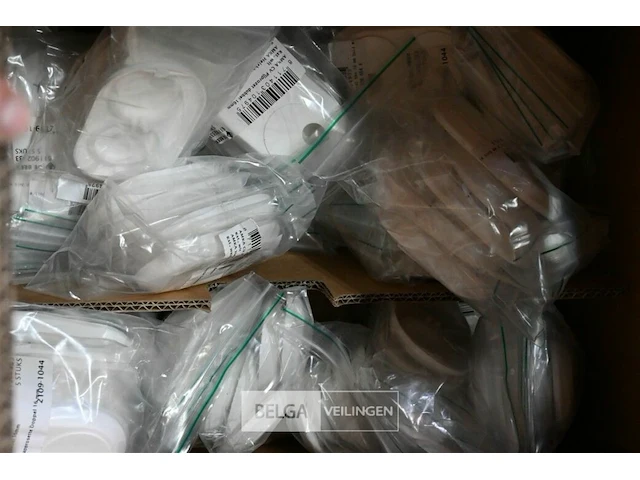 Doos amka cv pijprozet dubbel 16 mm ±115 st - afbeelding 2 van  2