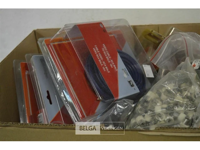 Doos div electro materialen - afbeelding 3 van  4