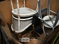 Doos div stoelen - afbeelding 1 van  1