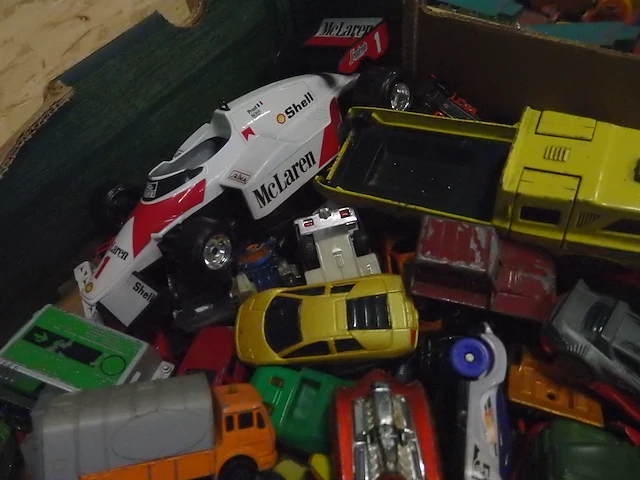 Doos diverse auto's - afbeelding 2 van  3