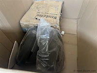Doos, inh. enige parasolvoeten - afbeelding 1 van  1