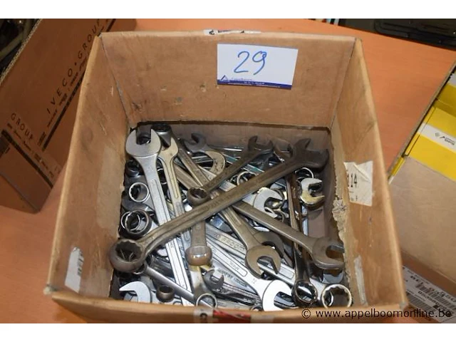 Doos inh lot div ring-/steeksleutels wo facom, in div maten - afbeelding 1 van  1