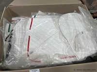 Doos, inh. paardensport toebehoren - afbeelding 1 van  3