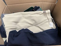 Doos, inh. partij div. kleding - afbeelding 1 van  2