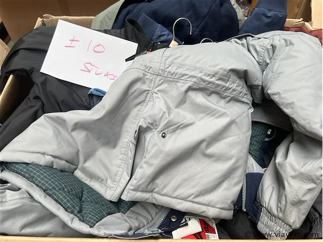 Doos, inh. partij div. kleding - afbeelding 1 van  3