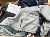 Doos, inh. partij div. kleding - afbeelding 1 van  3