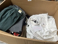 Doos, inh. partij div. kleding - afbeelding 1 van  5