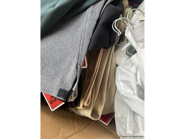 Doos, inh. partij div. kleding - afbeelding 5 van  5