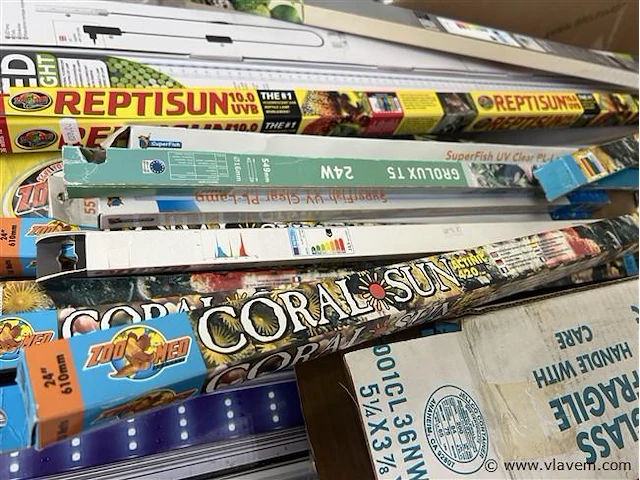 Doos inh. partij div. verlichting - afbeelding 2 van  3