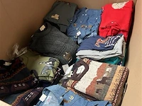 Doos, inh. partij kleding - afbeelding 1 van  6