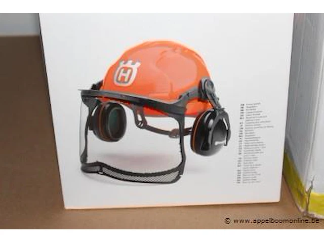 Doos inhouded overalls plus veiligheidshelm - afbeelding 2 van  2