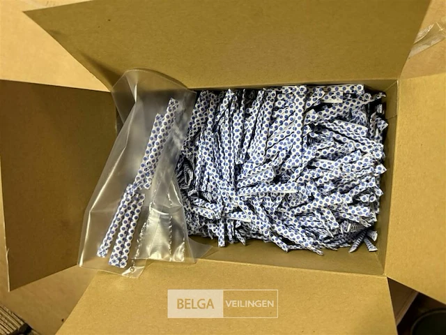 Doos met 30 doosjes lotjes van n° 1 tem 2000 - afbeelding 1 van  4