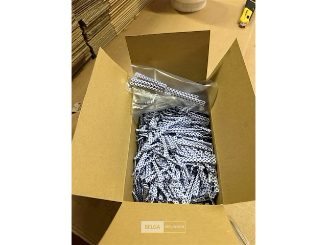 Doos met 30 doosjes lotjes van n° 1 tem 2000 - afbeelding 2 van  4