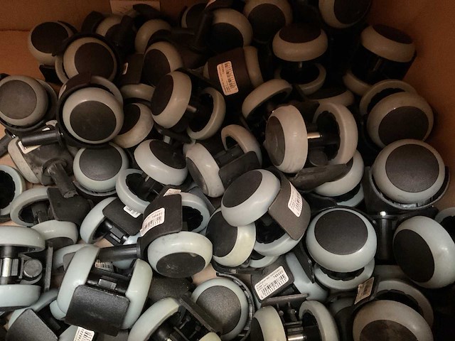 Doos met 70 wielen - afbeelding 2 van  5