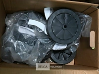 Doos met 8 plastic wieltjes ø20 cm - afbeelding 1 van  1