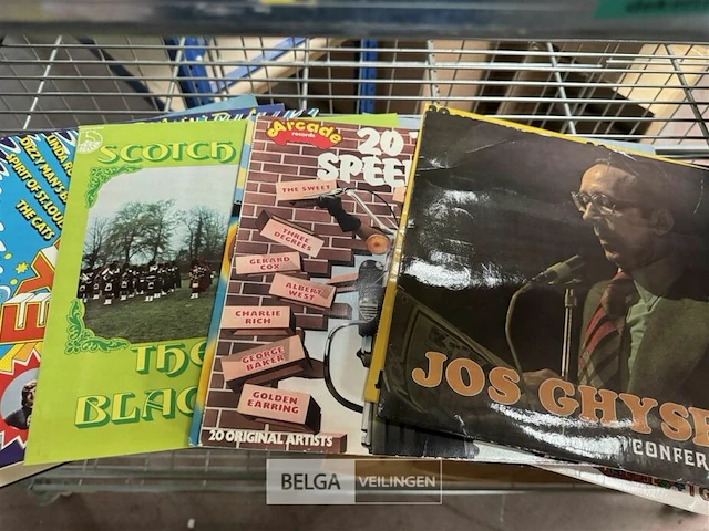 Doos met allerlei vinylplaten - afbeelding 5 van  7