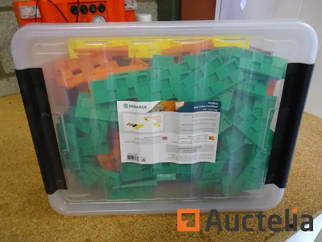 Doos met assortiment gekerfde wiggen kavel deze 245 stukken - afbeelding 4 van  10