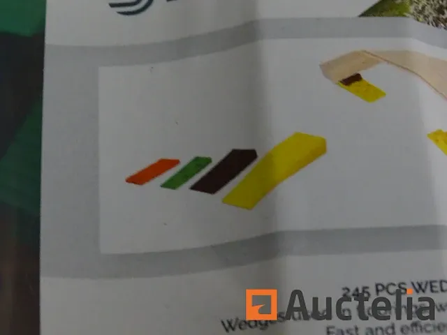 Doos met assortiment gekerfde wiggen kavel deze 245 stukken - afbeelding 9 van  10