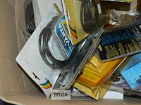 Doos met div materialen - afbeelding 3 van  6