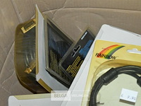 Doos met div materialen - afbeelding 6 van  6