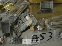 Doos met div miniatuurs - afbeelding 4 van  7