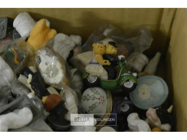 Doos met div miniatuurs - afbeelding 6 van  7