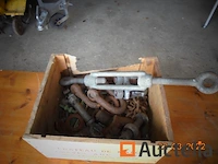 Doos met diverse hefelementen - afbeelding 1 van  4